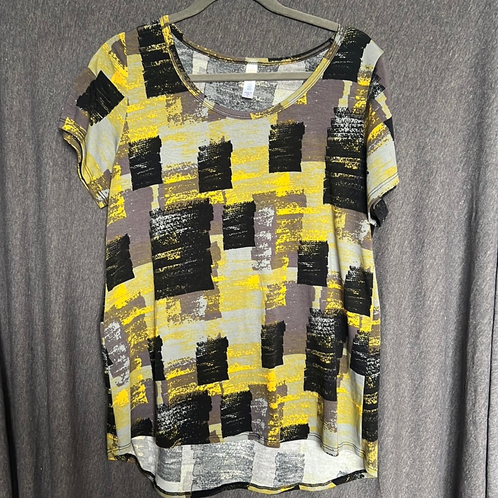 Block Pattern LuLaRoe Tunic - Size Large